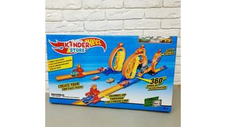 Трек HotWheel 360' в комплекте 2 металл машинки