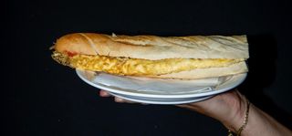 Bocadillo Caliente De Tortilla Francesa