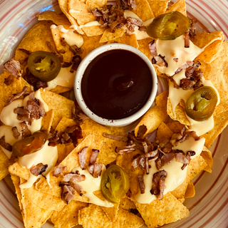 Начос гострий з сирним соусом та беконом 220 г