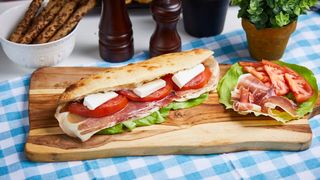 Sendvič sa Njeguškim pršutom