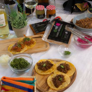 GUISOS ARTESANALES 500G- Pollo con Mole