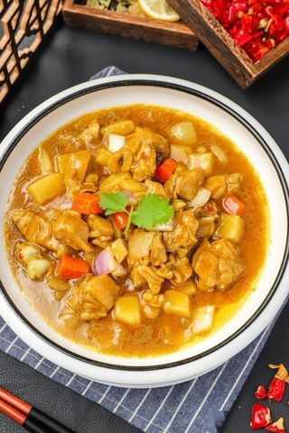 35. Pollo con curry
