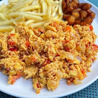 Potato chips and egg 