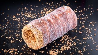 Kurtos cu ciocolata si cocos sau arahide