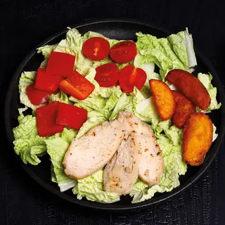 Теплый салат с курицей