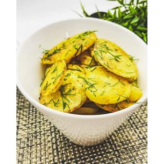 CARTOFI RONDELE CU USTUROI SI PATRUNJEL 200G