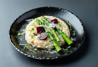 Ризото с аспержи и цвекло
