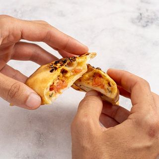 Empanadilla Caprese (1 Ud.)