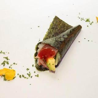 Temaki de atún (1 pza.)