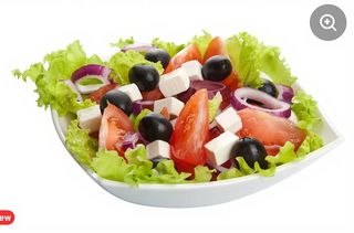 Ensalada Con Queso Y Aceitunas