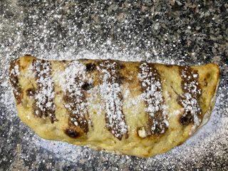 Сладка пица с италиански лешников шоколад Начиола (350г)