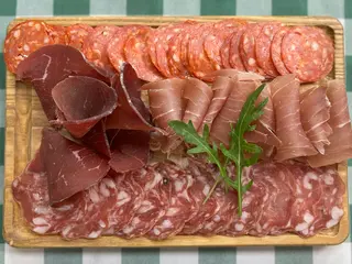 Італійські м'ясні делікатеси (120g)