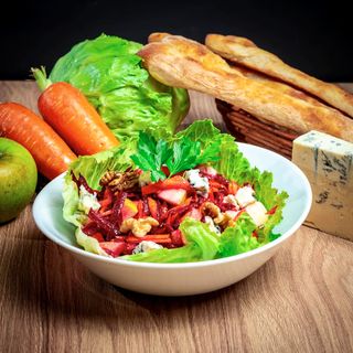 Витаминозна салата (300г)