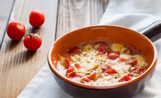 Scamorza affumicata con pomodorini