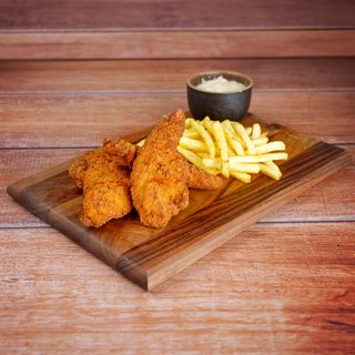 Pohovana piletina sa pomfritom