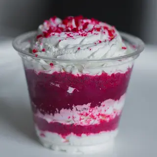 Десерт червоний бархат