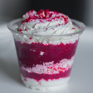 Десерт червоний бархат