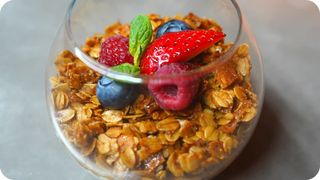 Фермерский йогурт с гранолой