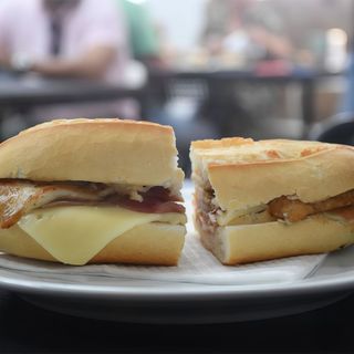 Bocadillos Lomo Especial