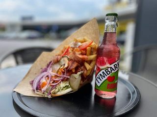 Kebab bułka i frytki