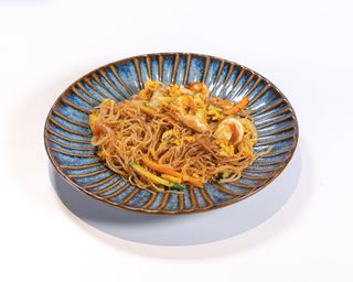 Spaghetti di riso con gamberi