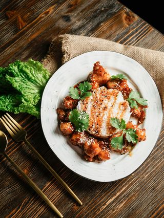 Курица в кисло-сладком соусе (400г)