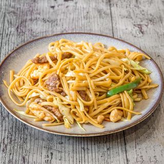 Tallarines Fritos Con Ternera