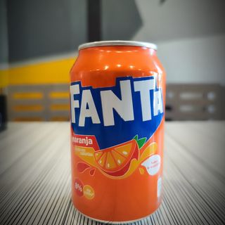 Fanta Naranja lata 330ml.