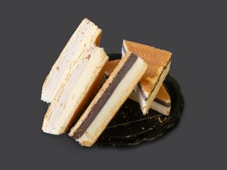 Tramezzino con gelato alla crema al mascarpone e nocciola