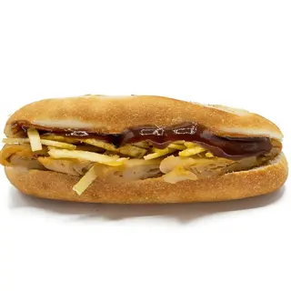 45. Pollo 100% vegetal, salsa BBQ y patatas paja