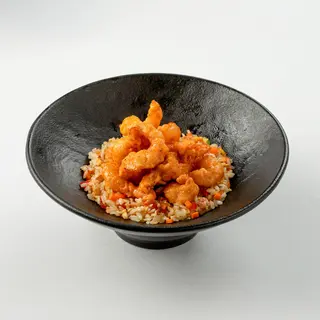 Креветки в соусе Динамит с рисом и овощами