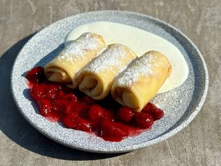 Традиційні млинці з сирною начинкою (250g)