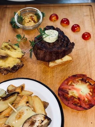 Biftek sa žara 250g