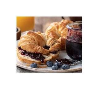 Mixed berries croissant