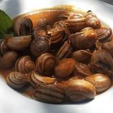 Caracoles En Salsa