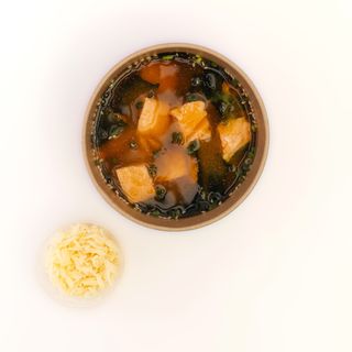 მისოს სუპი ნორვეგიული ორაგულით/Miso soup with Norwegian salmon
