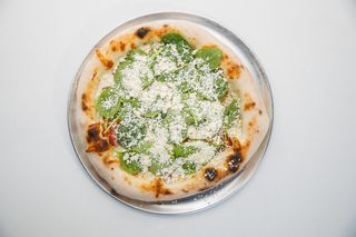 Піца з беконом та бринзою