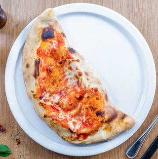 Pizza Calzone De Carne (30 Cm.)