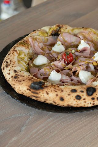 Pizza Mortadella e pistacchio