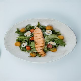 Салат с семгой