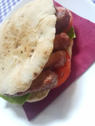 5 ćevapa u somunu 200g