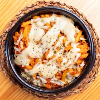 Macarrones gratinados a la boloñesa