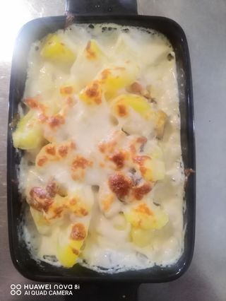 Запеканка с бекон, гъби, сметана и кашкавал 