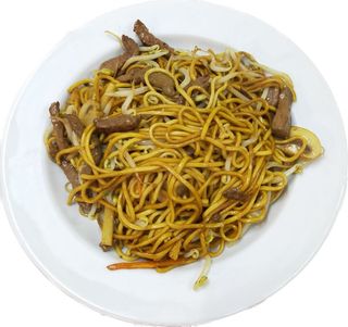 Massa Chao Ming com Carne de Vaca e Legumes
