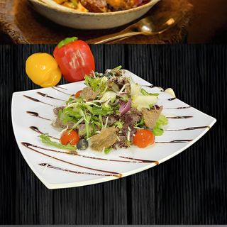 Салат с ростбифом