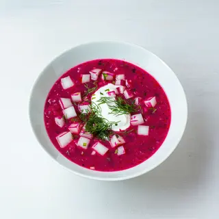 Chłodnik z młodej botwinki