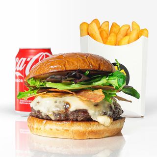 COMBO CHIVUO´S® BURGER + PATATAS + BEBIDA