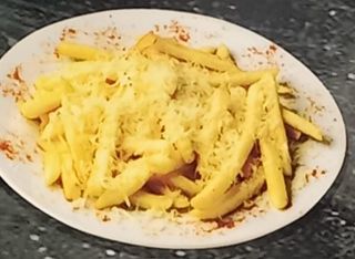 Cartofi prajiti cu cascaval