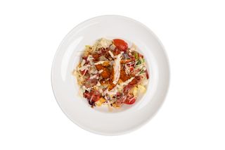 Салата Цезар с хрупкаво пиле