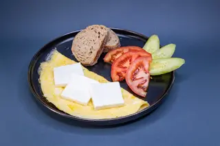 Omlet sa kozijim sirom